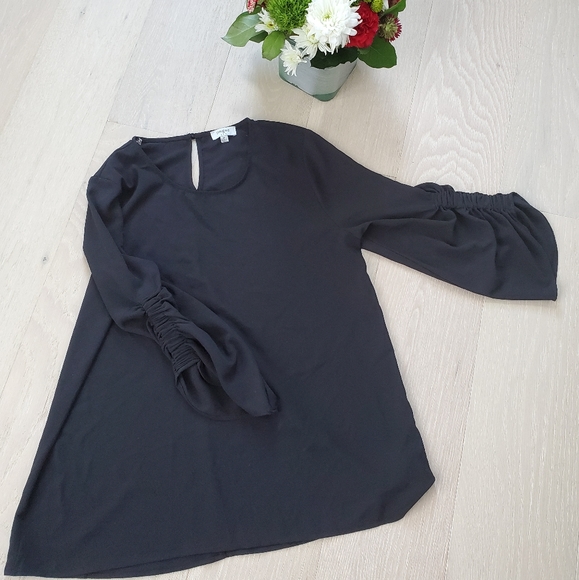 Umgee Tops - Umgee Keyhole Top with rouched 3/4 sleeves